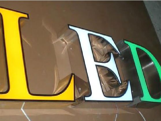 衢州介绍LED招牌的基础知识。